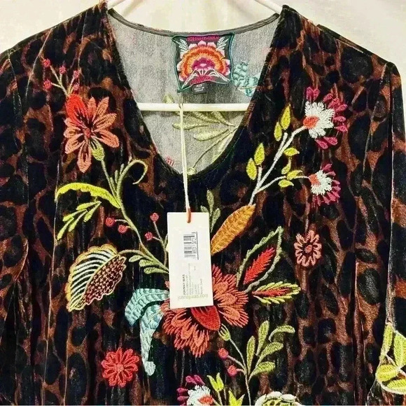 NWT Johnny Was JWLA Isabella Velvet
Embroider Tiered Maxi Dress Petite
Boho Chic - Picture 9 of 11